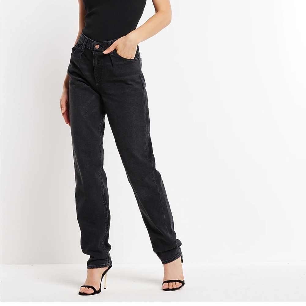 Mid Rise Washed Black Pleated Baggy Tapered Jeans 6R